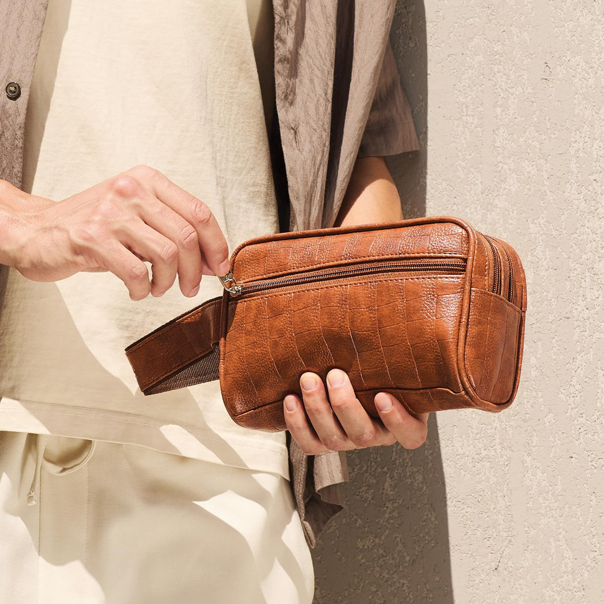 Lifelong Toiletry Bag for Men & Women | Vegan Leather Travel Pouch & Organizer | Shaving Kit, Grooming & Makeup Pouch | Cosmetic Toiletry Bag for Travel, Gym, Daily Use & Travel Accessories (Tan)