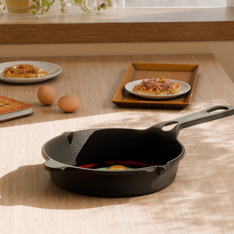 Lifelong Cast Iron Fry Pan 8 inch ( 20mm) With Wooden Spatula